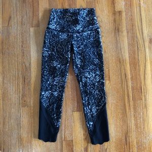 Lululemon leggings (read info)